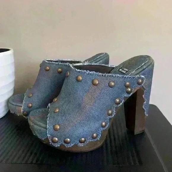 Stuart Weitzman Shoes - Stuart Weitzman distressed denim platforms size 5